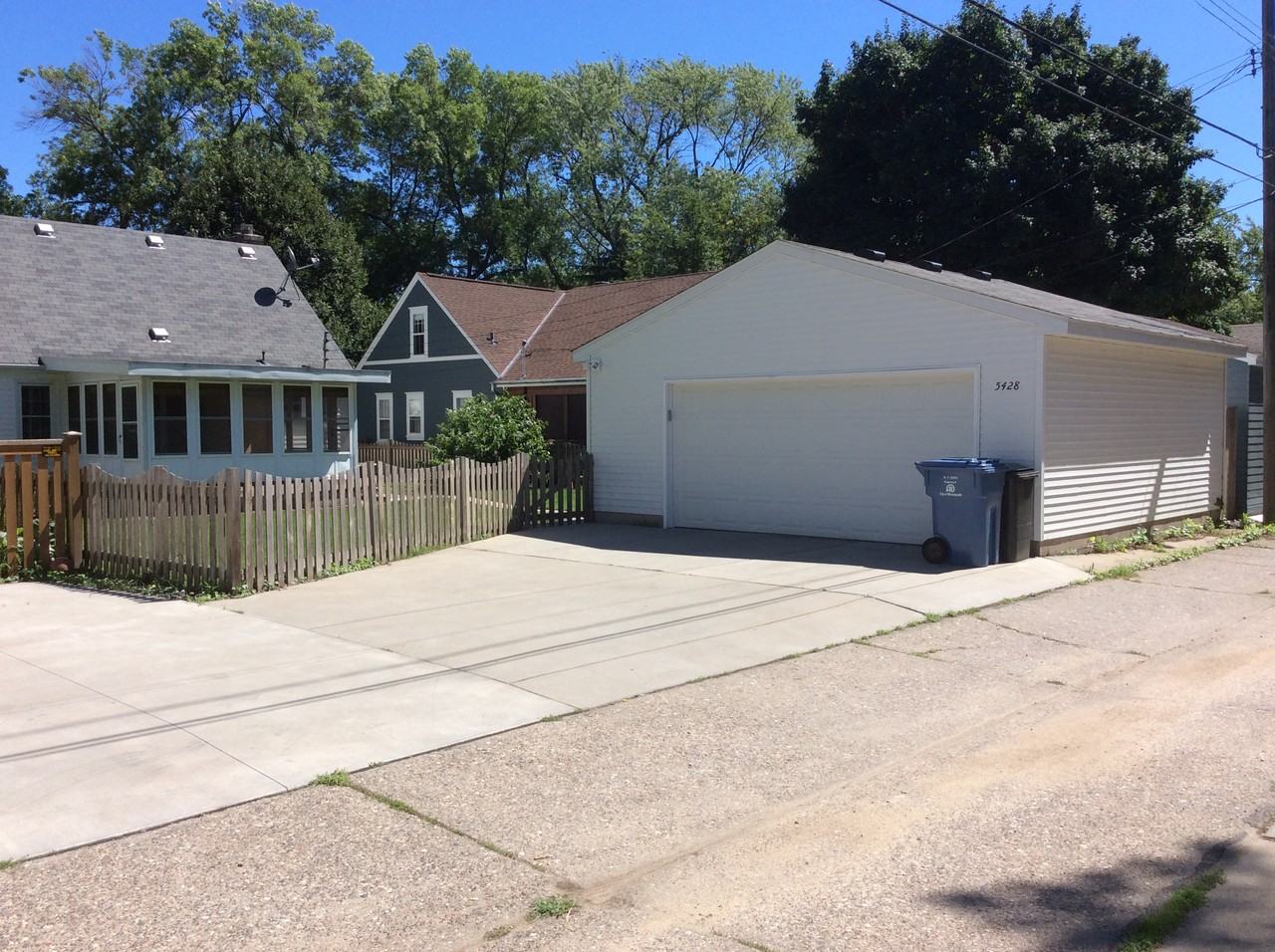 5428 Knox Ave S - Photo 2 of 9