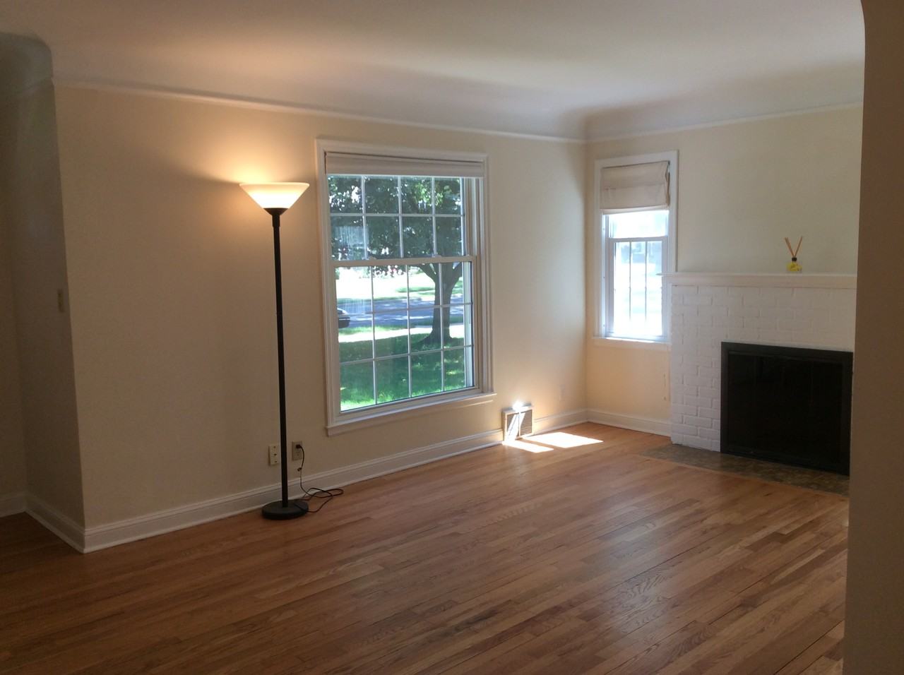 5428 Knox Ave S - Photo 3 of 9