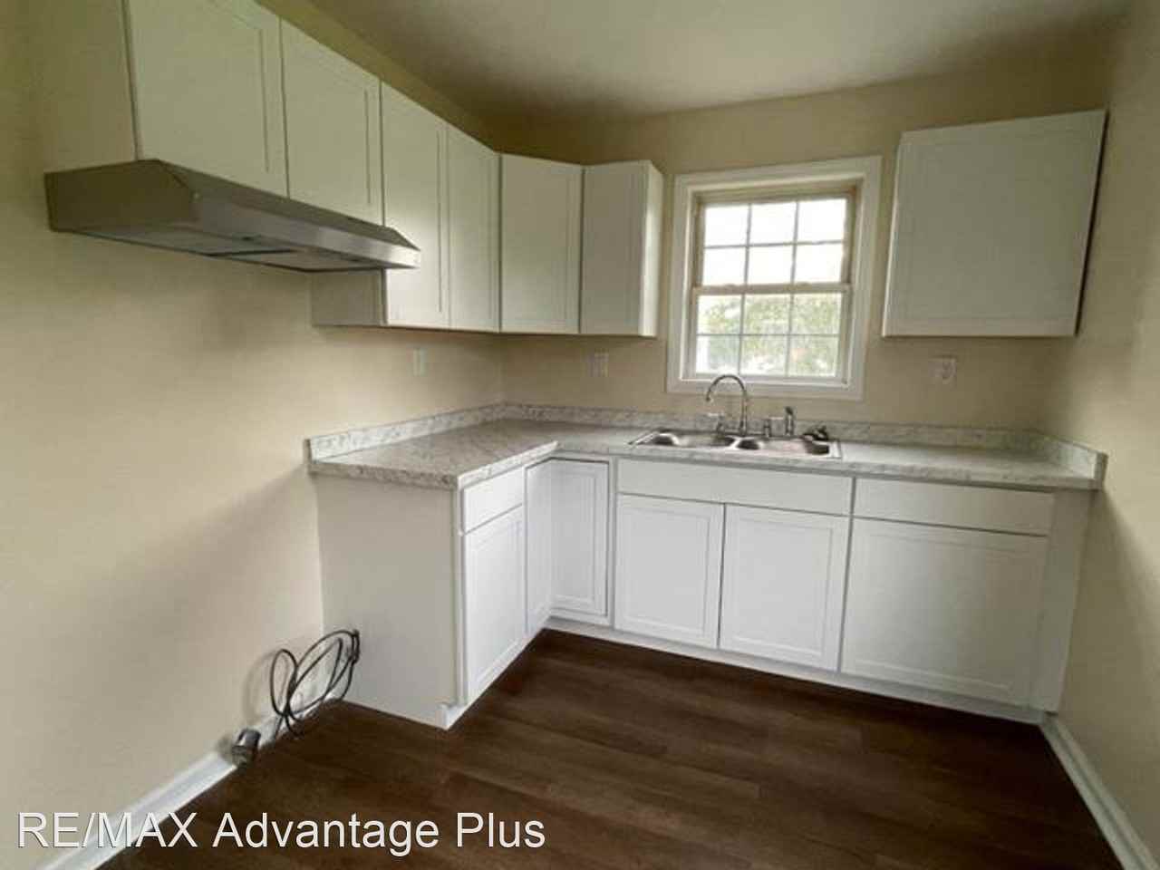 208 Front St - Photo 3 of 6