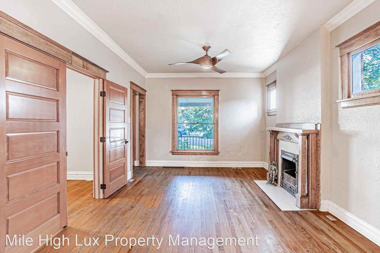 267 S Franklin St - Photo 3 of 32