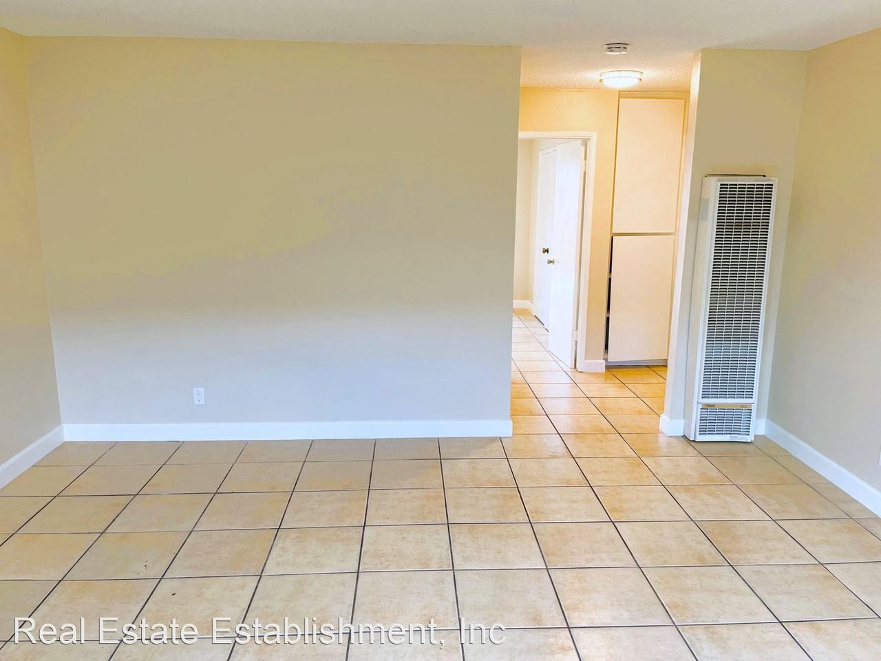 916 E. Broadway - Photo 3 of 9