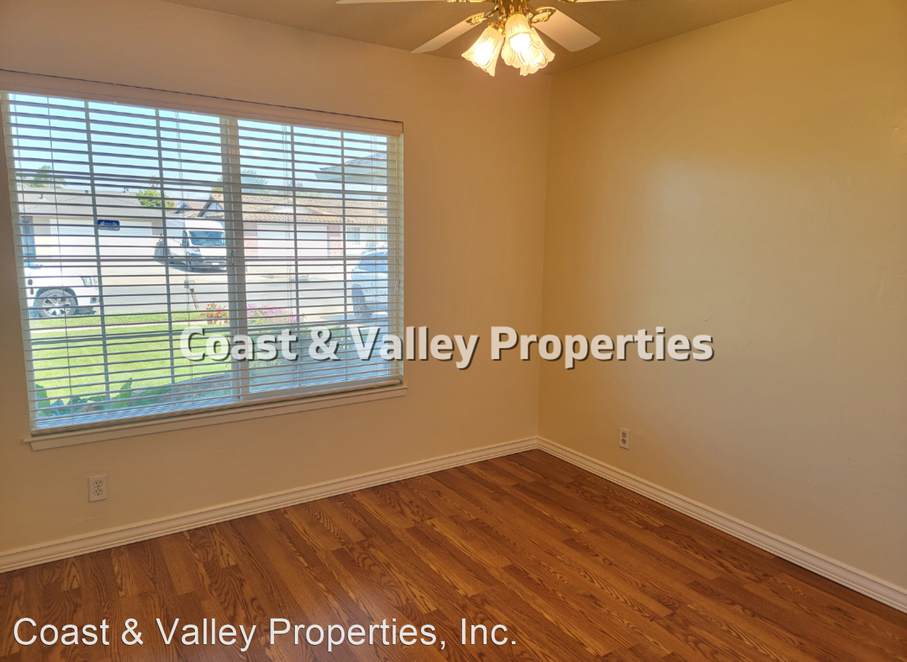 13220 Louise St - Photo 3 of 11