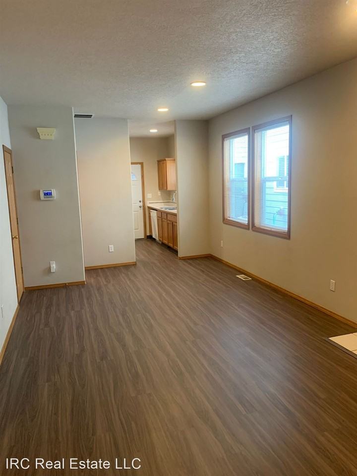 21978 Ne Chinook Way Apt B - Photo 2 of 24