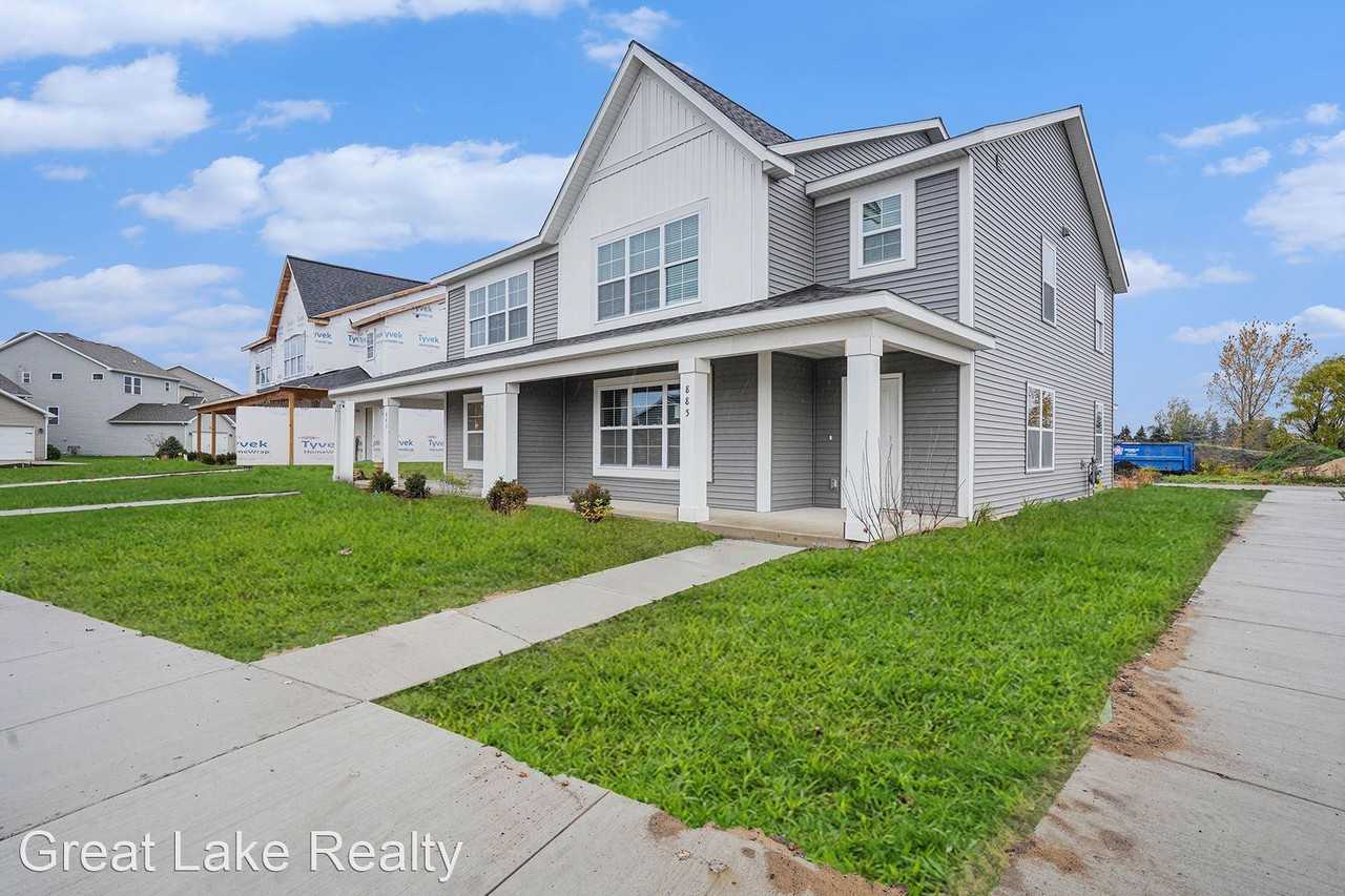 883 Main St - Photo 2 of 35