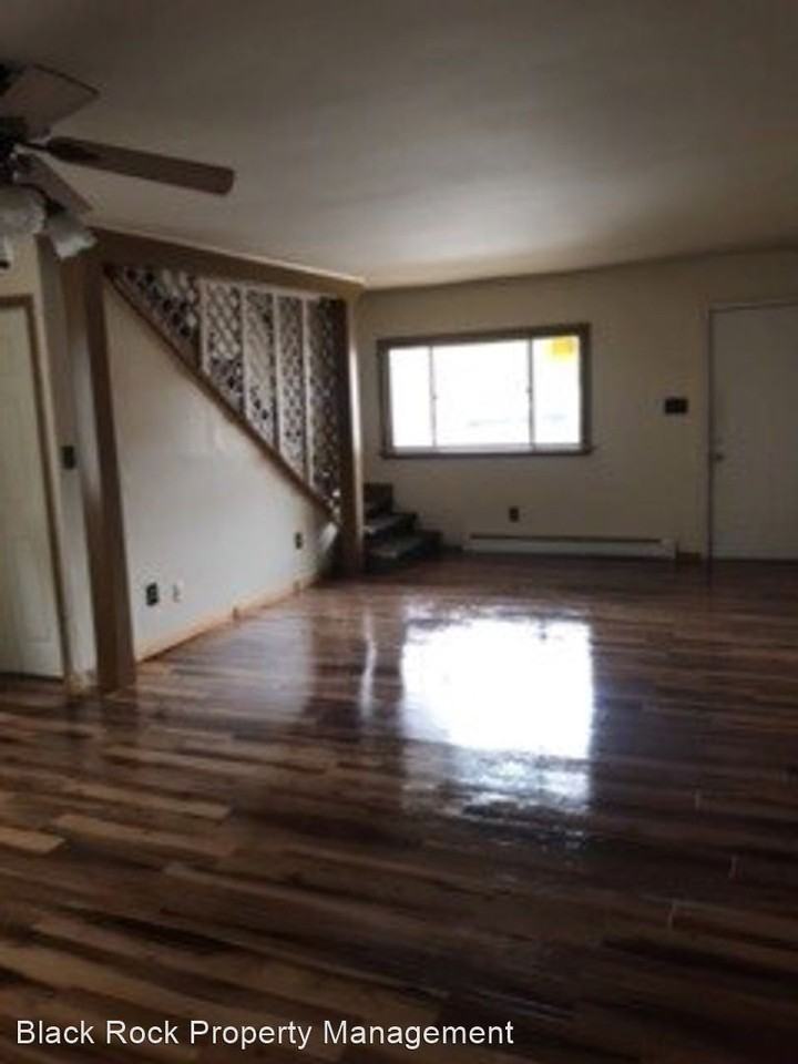 29 1/2 E Ridge St - Photo 3 of 10