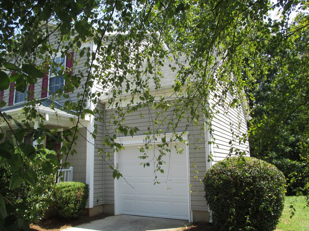 9818 Aviary Hill Way - Photo 2 of 19