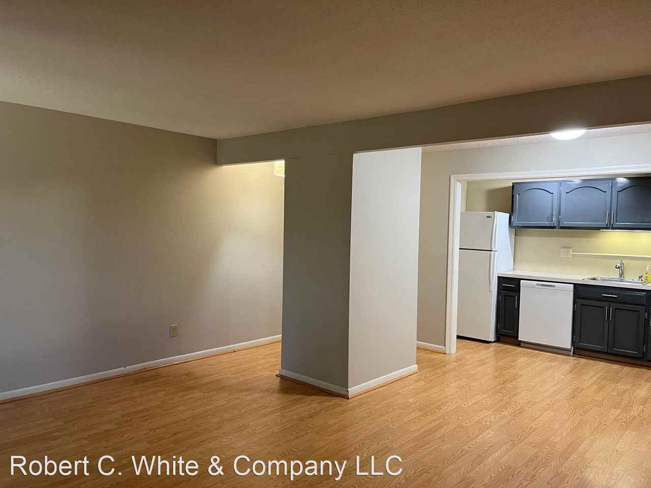 7 Country Squire Dr #G - Photo 3 of 7