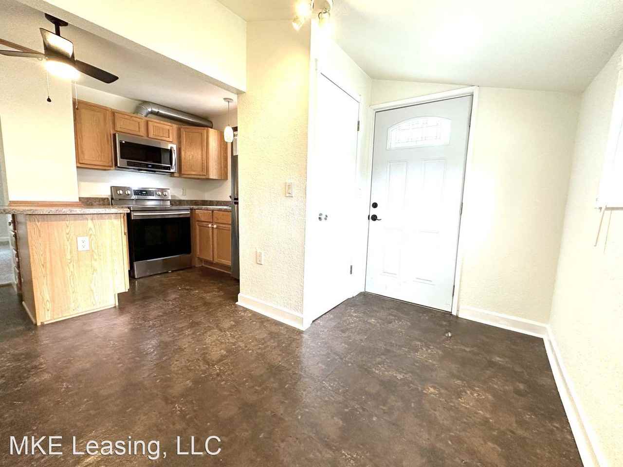 725 Blake Ave - Photo 3 of 14