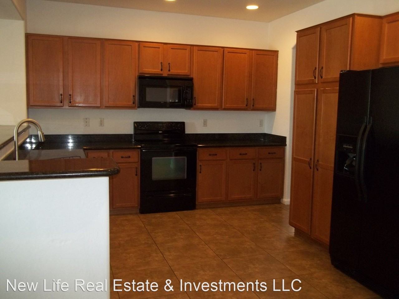 21742 N Bradford Dr - Photo 2 of 12