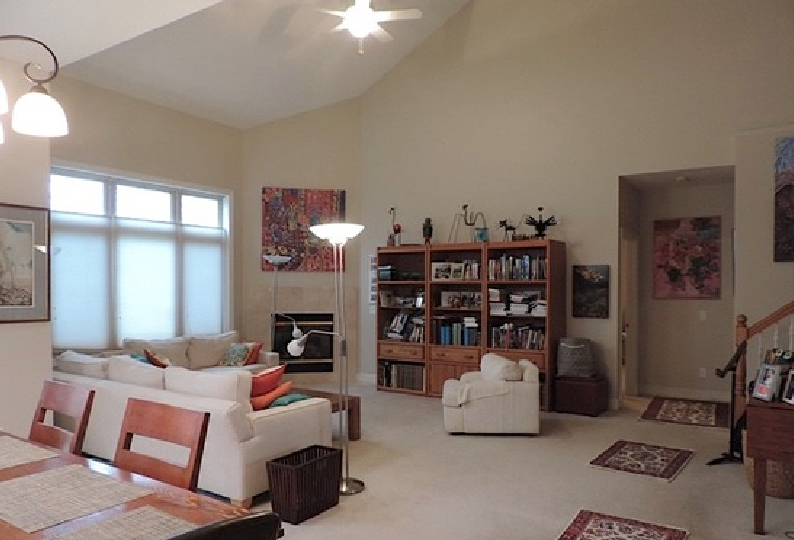 437 Augustus Dr - Photo 3 of 13