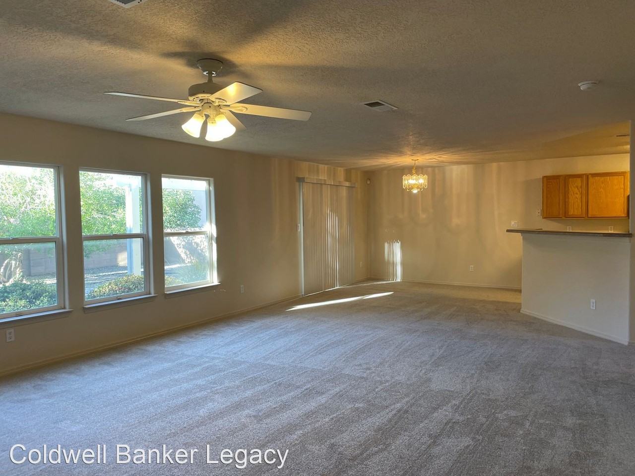 12416 Mountainside Way Ne - Photo 3 of 11