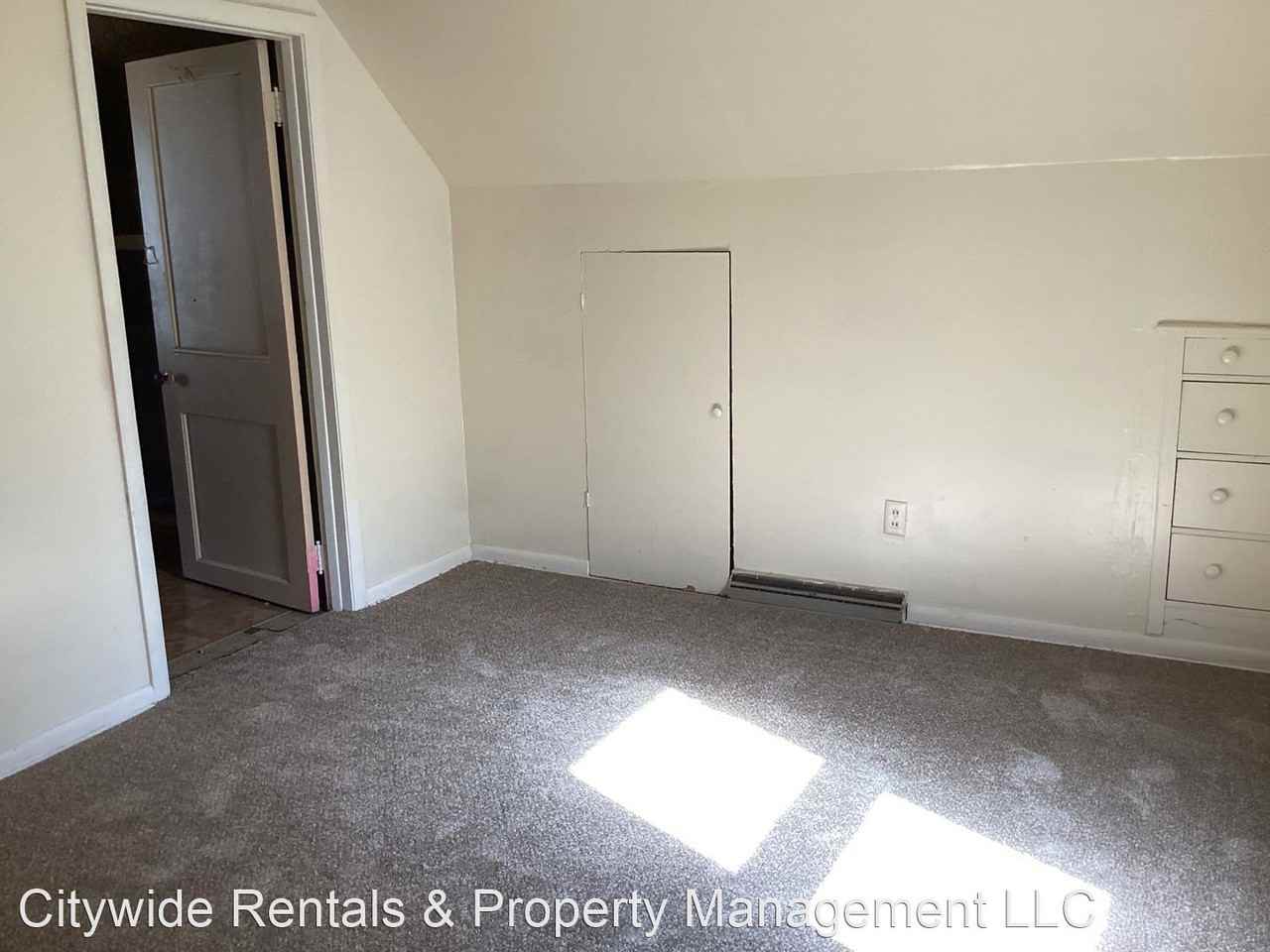 3960 N 30th St - Photo 3 of 8