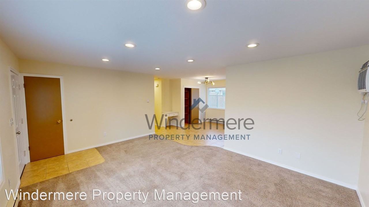 105 Malcolm Street - Photo 2 of 14