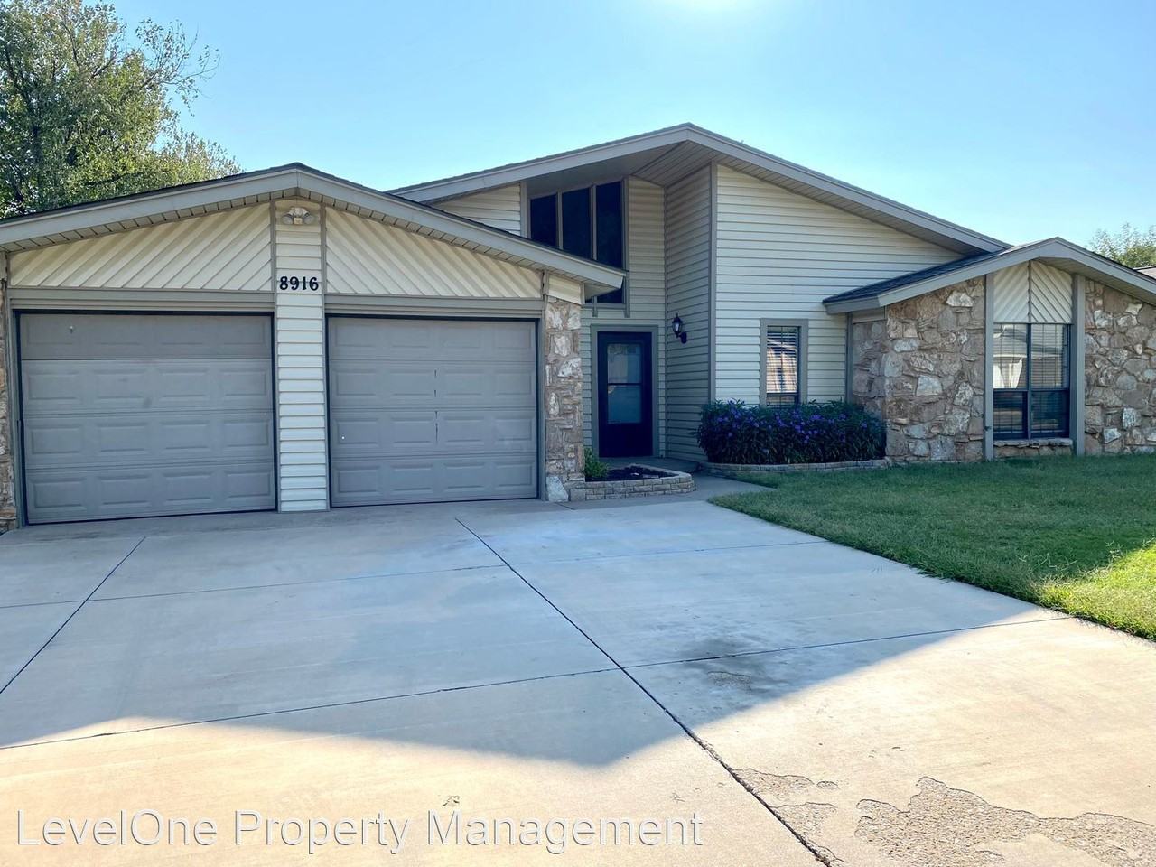 8916 N Eagle Ln - Photo 2 of 17