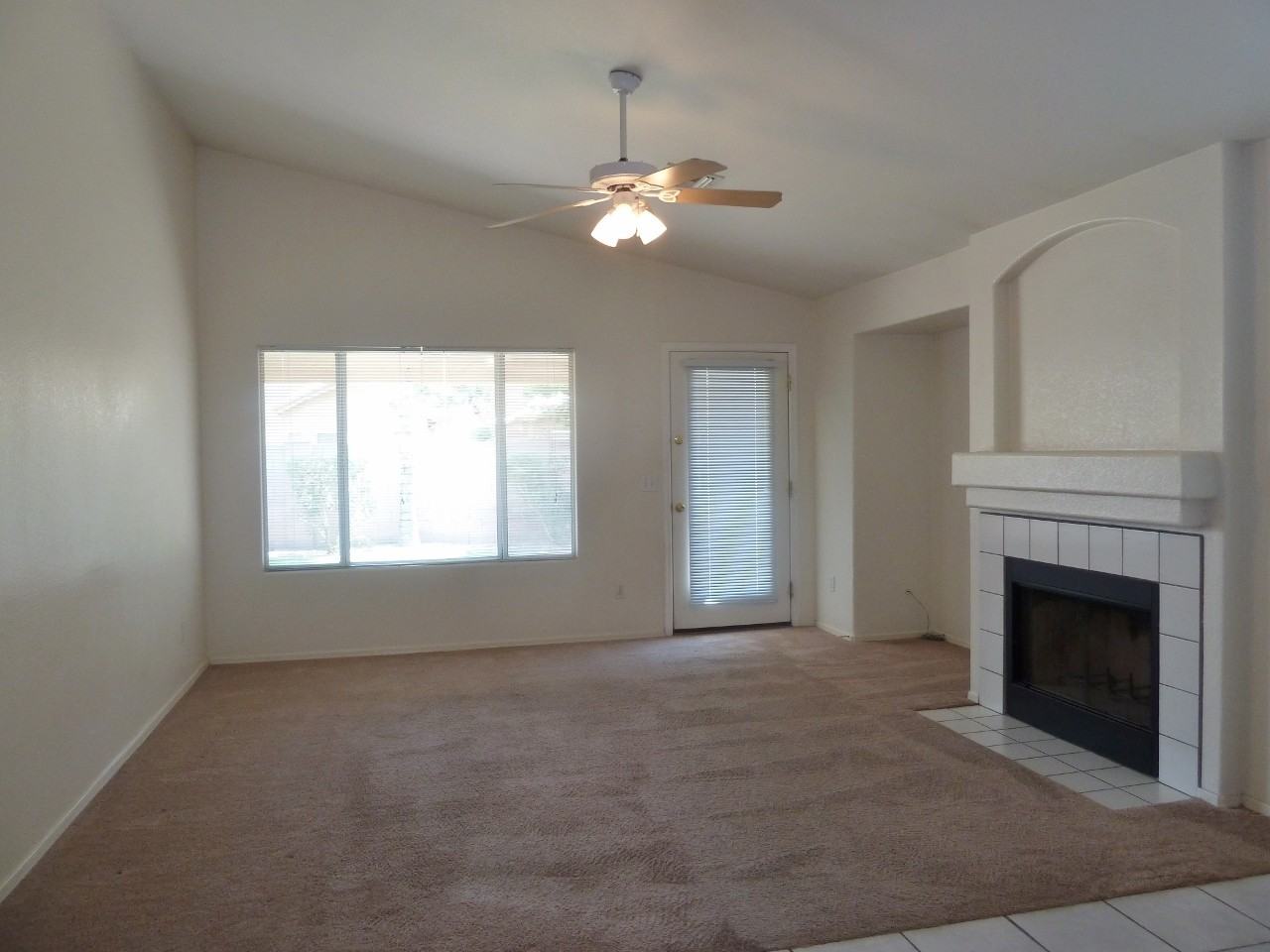 199 W Shannon St - Photo 3 of 8