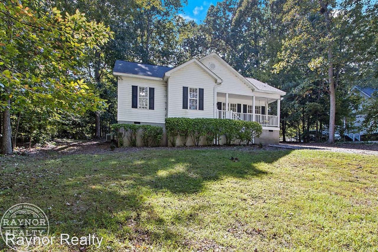 634 Sagamore Dr - Photo 3 of 24