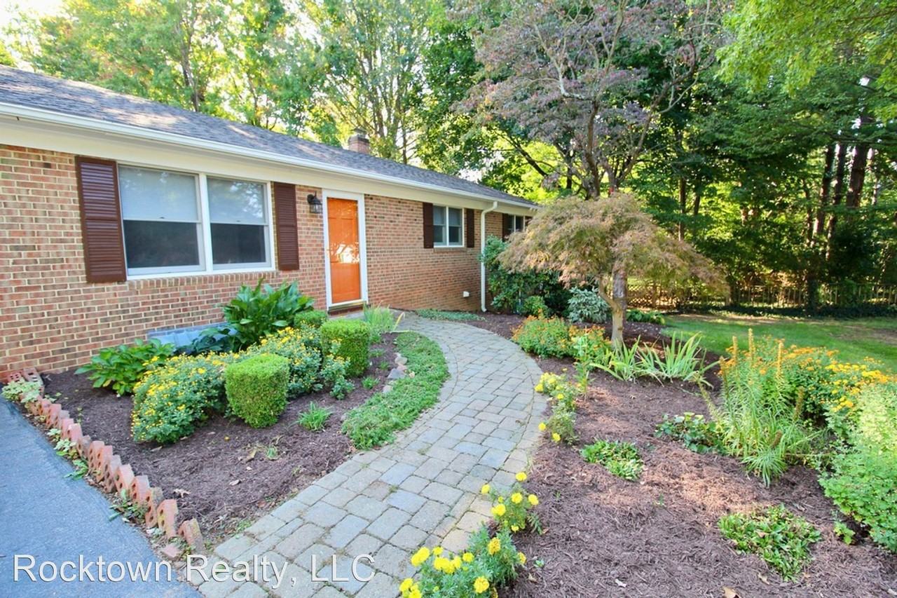 117 W College St - Photo 2 of 32