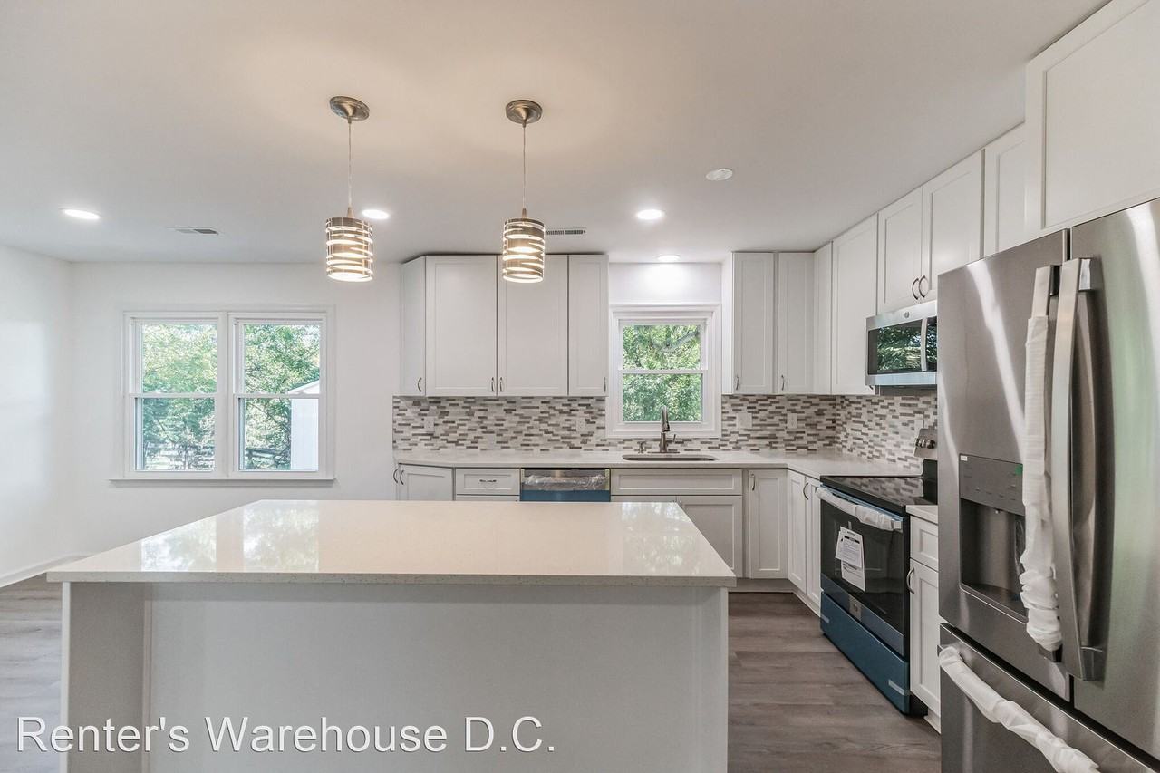 115 Sharon Dr - Photo 3 of 17