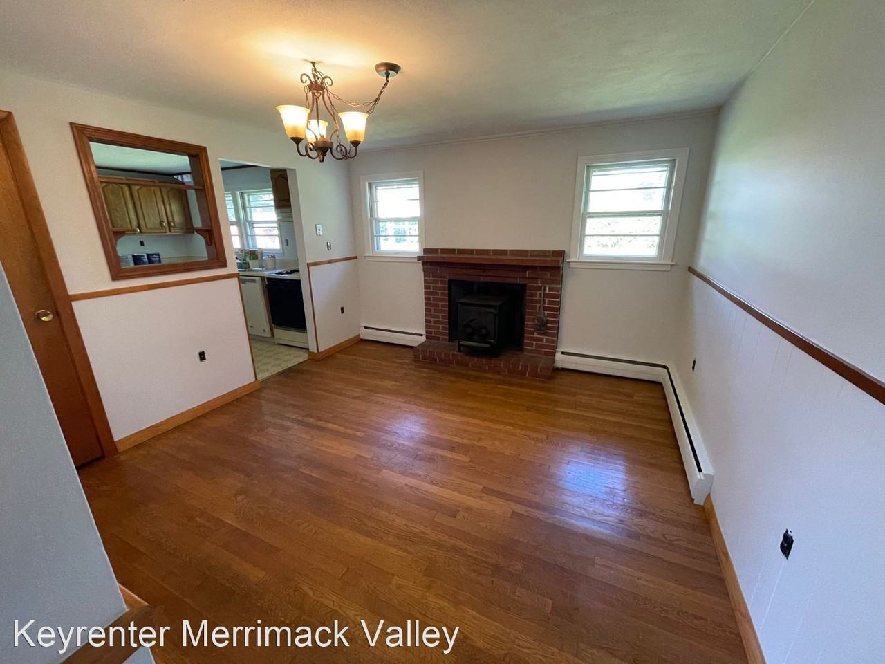 11 Maple St - Photo 3 of 16