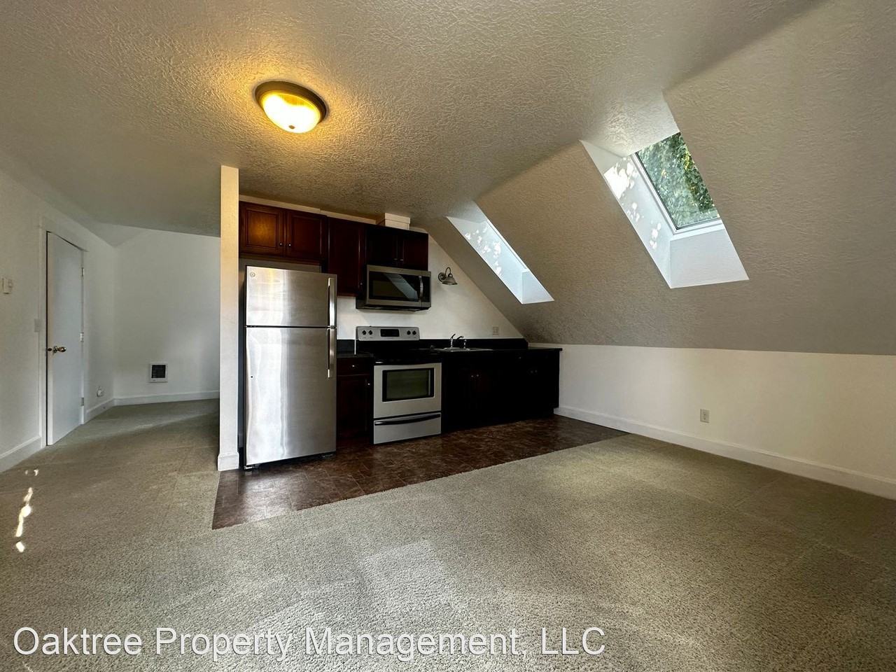 566 Edwards Rd S #B - Photo 3 of 15