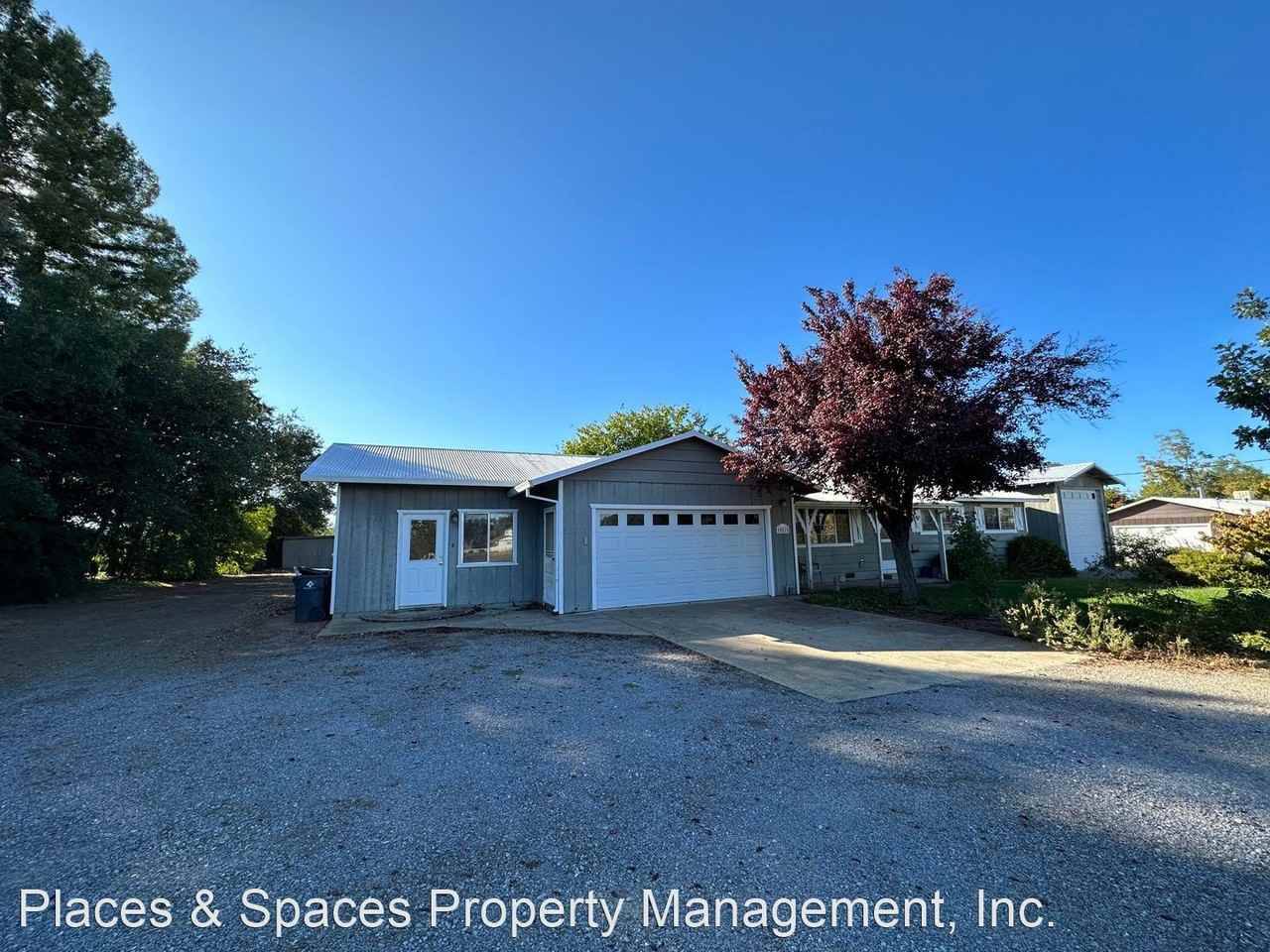 19215 Hooker Creek Rd - Photo 2 of 30