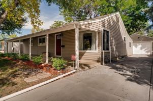 featured image of 1876 S Dahlia St