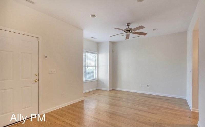 105 Old Fifth Cir - Photo 2 of 21