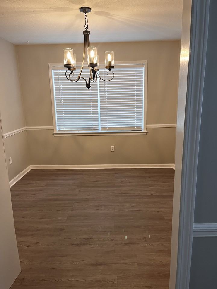 1008 Mendheim Dr - Photo 5 of 15