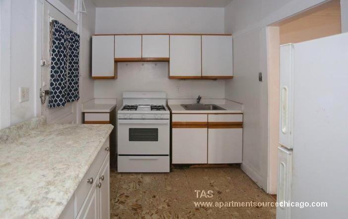 2886 N Clark St #3 - Photo 2 of 14