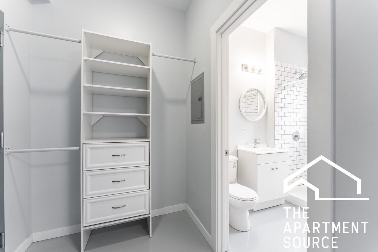 4700 N Racine Ave #313 - Photo 4 of 30