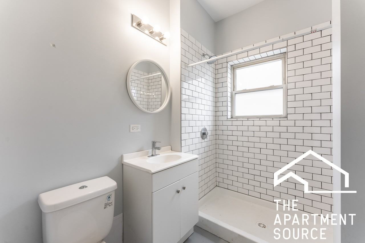 4700 N Racine Ave #313 - Photo 5 of 30