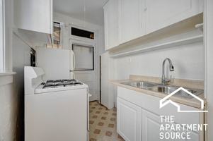 featured image of 1333 W Touhy Ave #1E