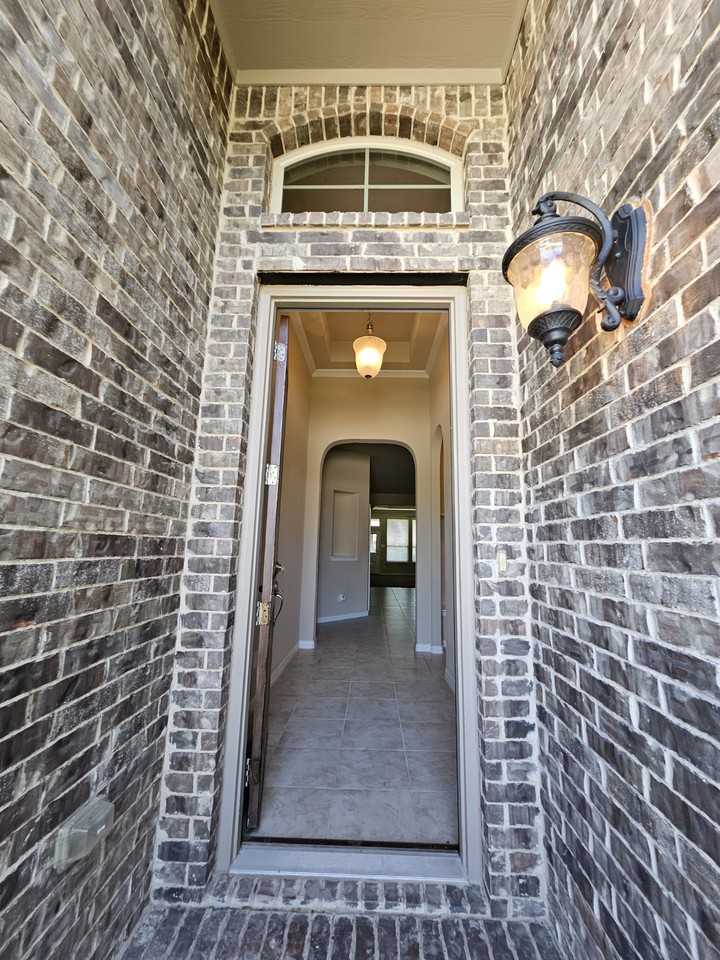 124 Gill Point Ln - Photo 2 of 24