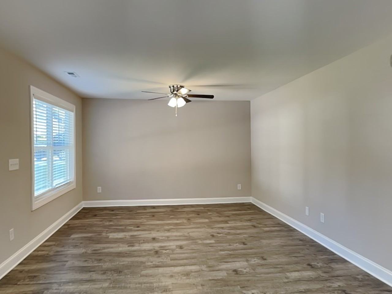 105 Saint Mary Ave Nw - Photo 4 of 19
