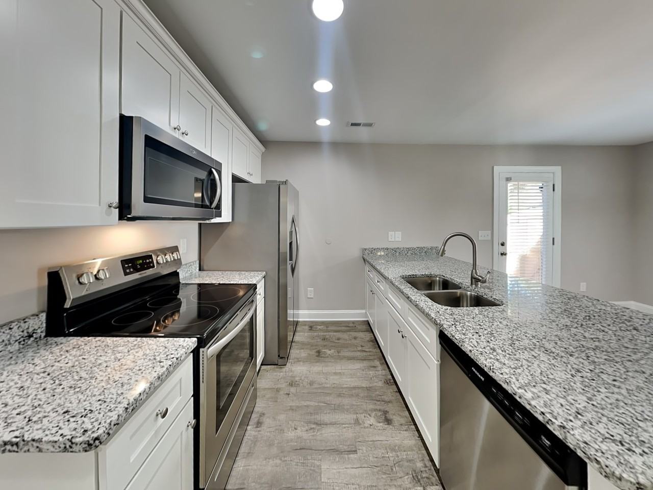 105 Saint Mary Ave Nw - Photo 5 of 19