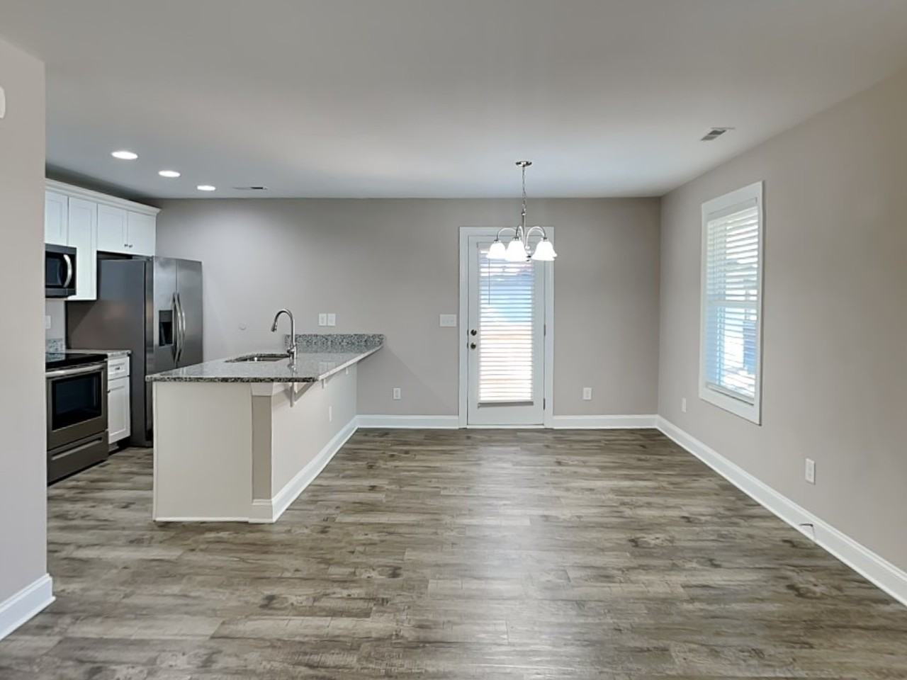 105 Saint Mary Ave Nw - Photo 6 of 19