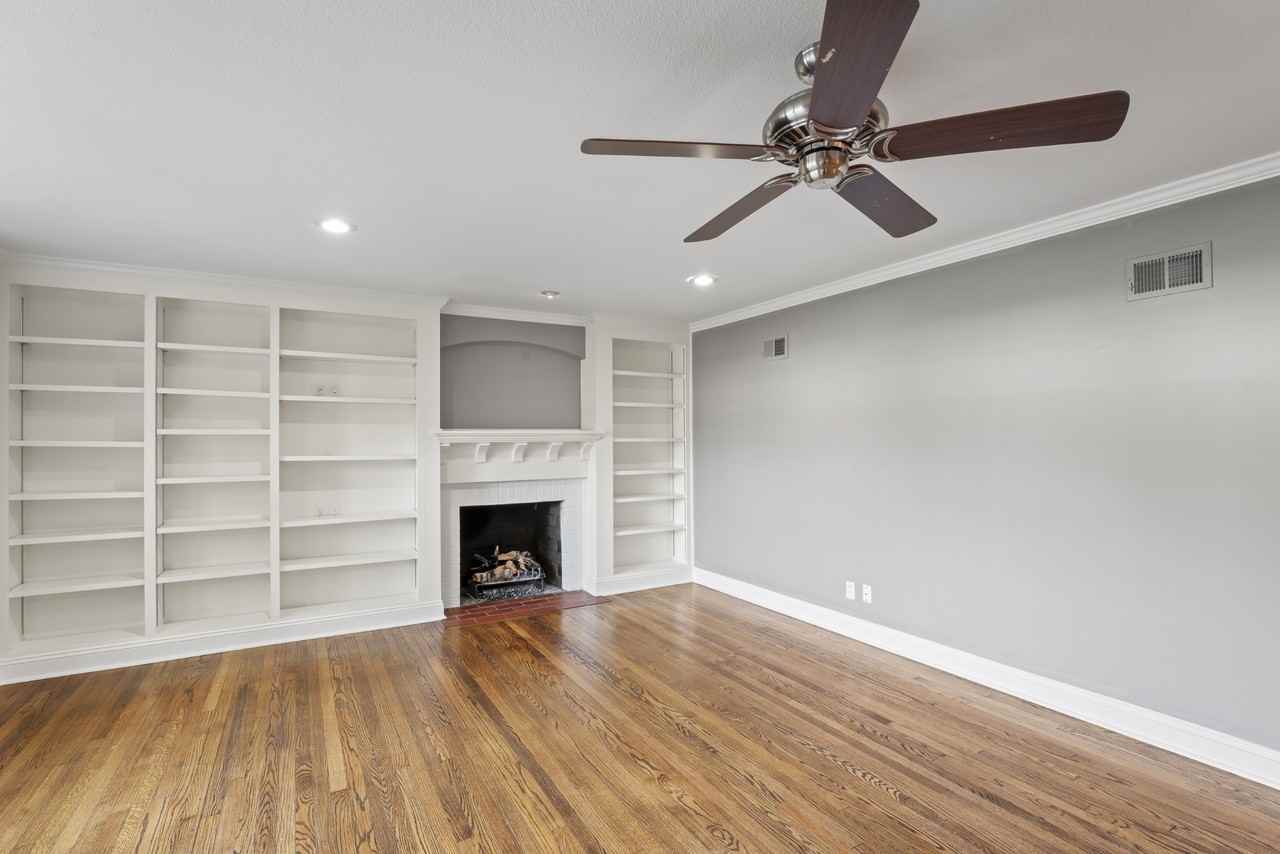 7625 Mackey St - Photo 3 of 28