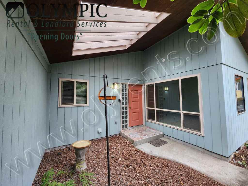 2003 Excelsior Dr Se - Photo 2 of 28