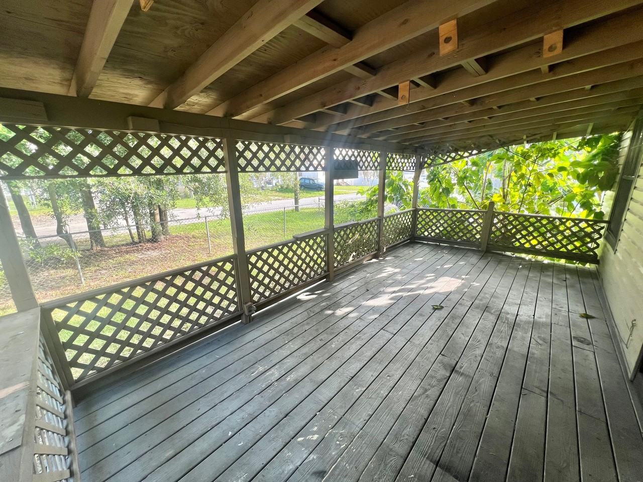 1726 Ashland St - Photo 2 of 11