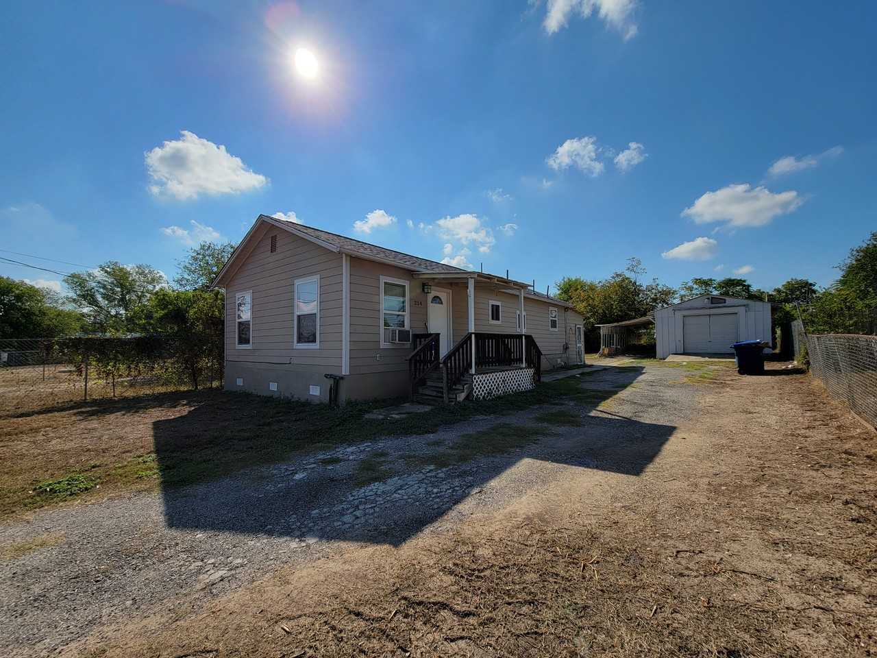 224 Thelka - Photo 2 of 16