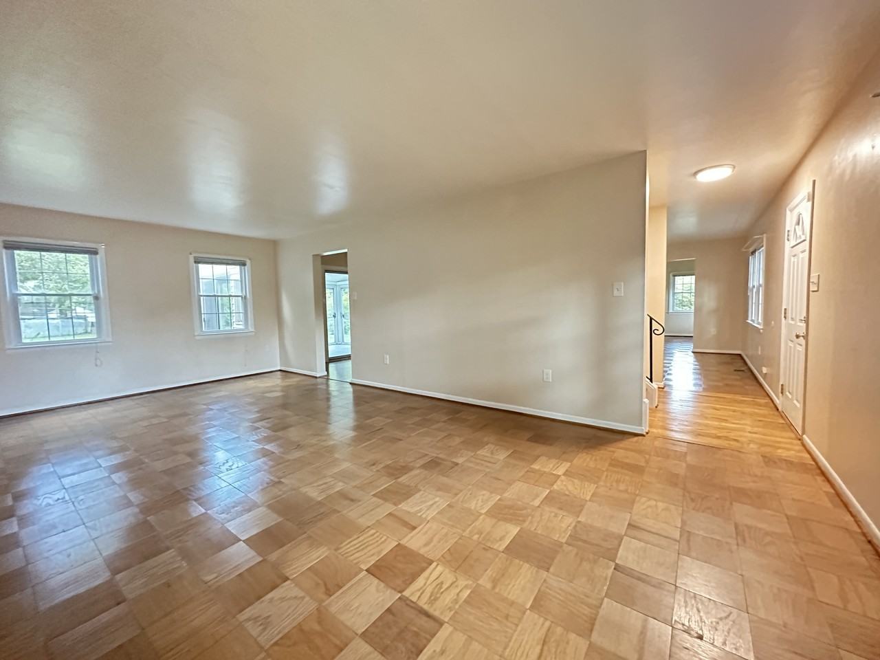 7432 Berwick Ct - Photo 2 of 16