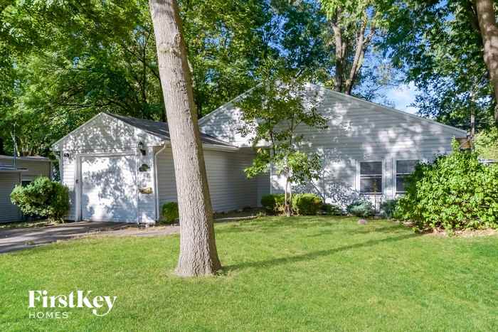 5400 Maple St - Photo 2 of 15