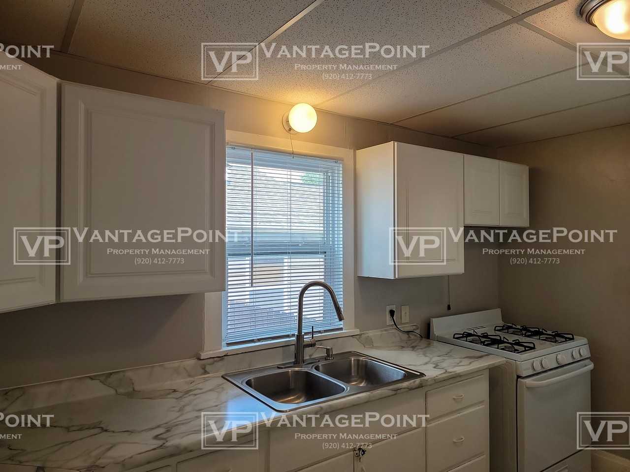 1305 Harvey St Lowr - Photo 2 of 10