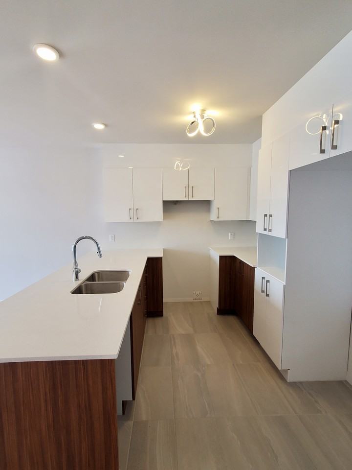 6105 Rue de Champagnier - Photo 2 of 18