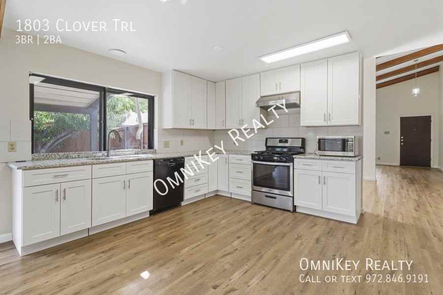 1803 Clover Trl - Photo 3 of 17