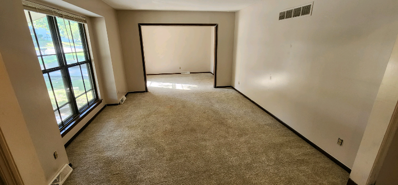 1017 Sw 15th St - Photo 3 of 12