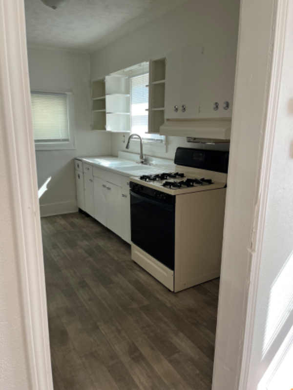 520 Somerset Ave - Photo 3 of 7