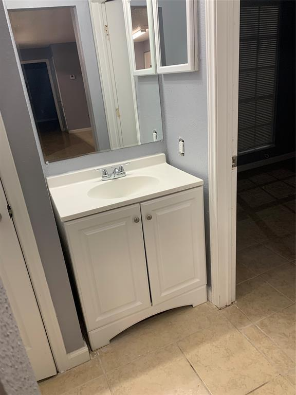 6315 W Gulf Bank Rd #B - Photo 4 of 5