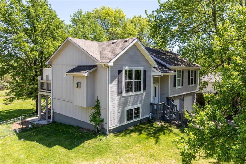 17237 S Benton Dr - Photo 2 of 16