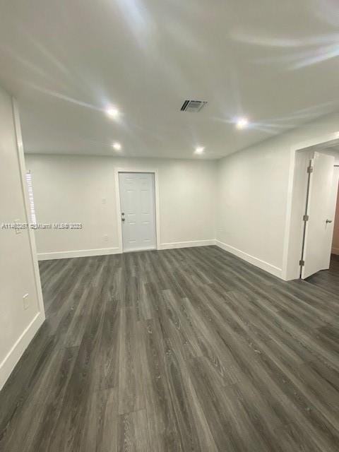 650 Se 1st Pl - Photo 2 of 8